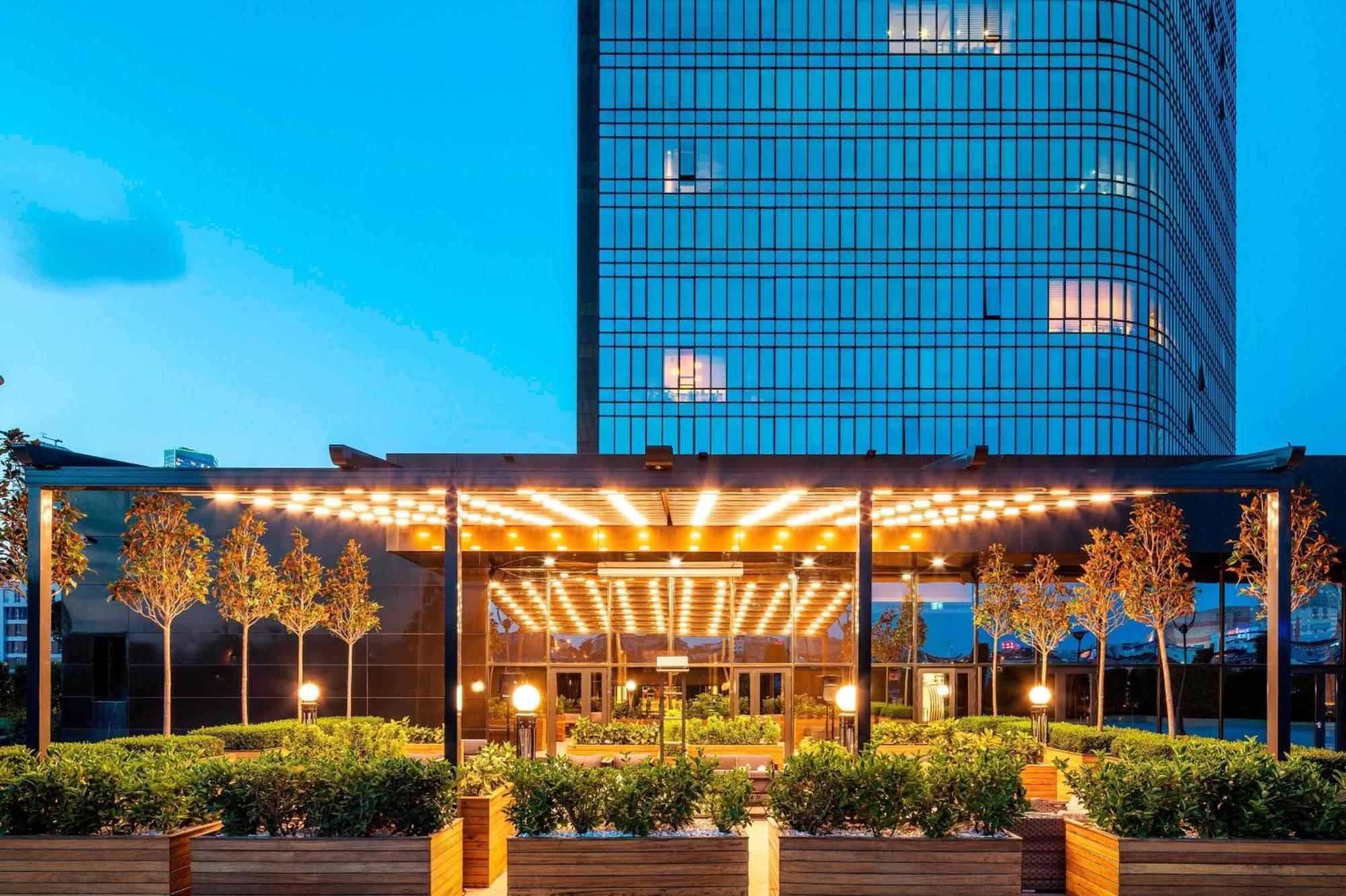 Sheraton Grand Istanbul Atasehir — Fotos 1